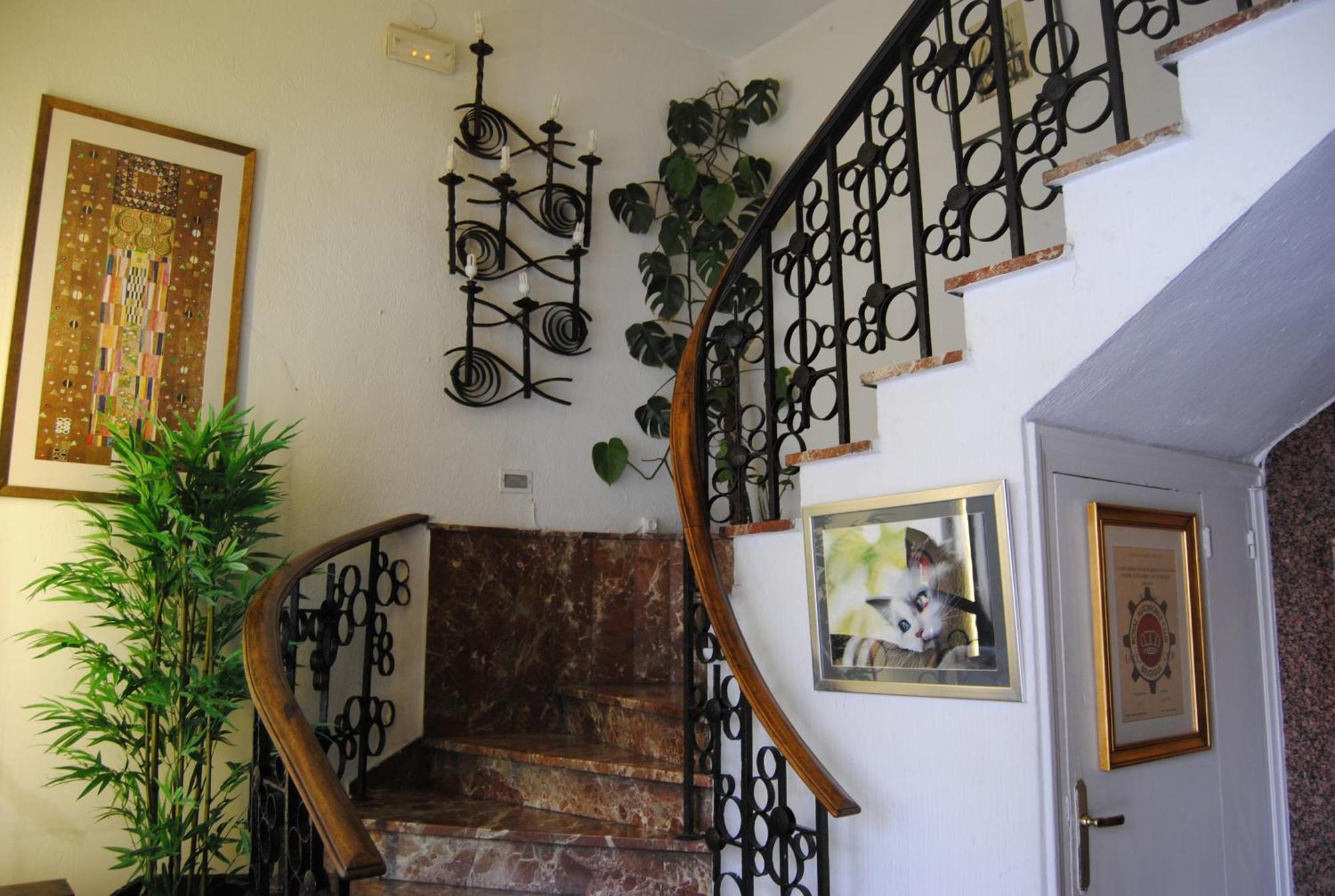 Hotel Pedro Torres Cuenca  Ngoại thất bức ảnh