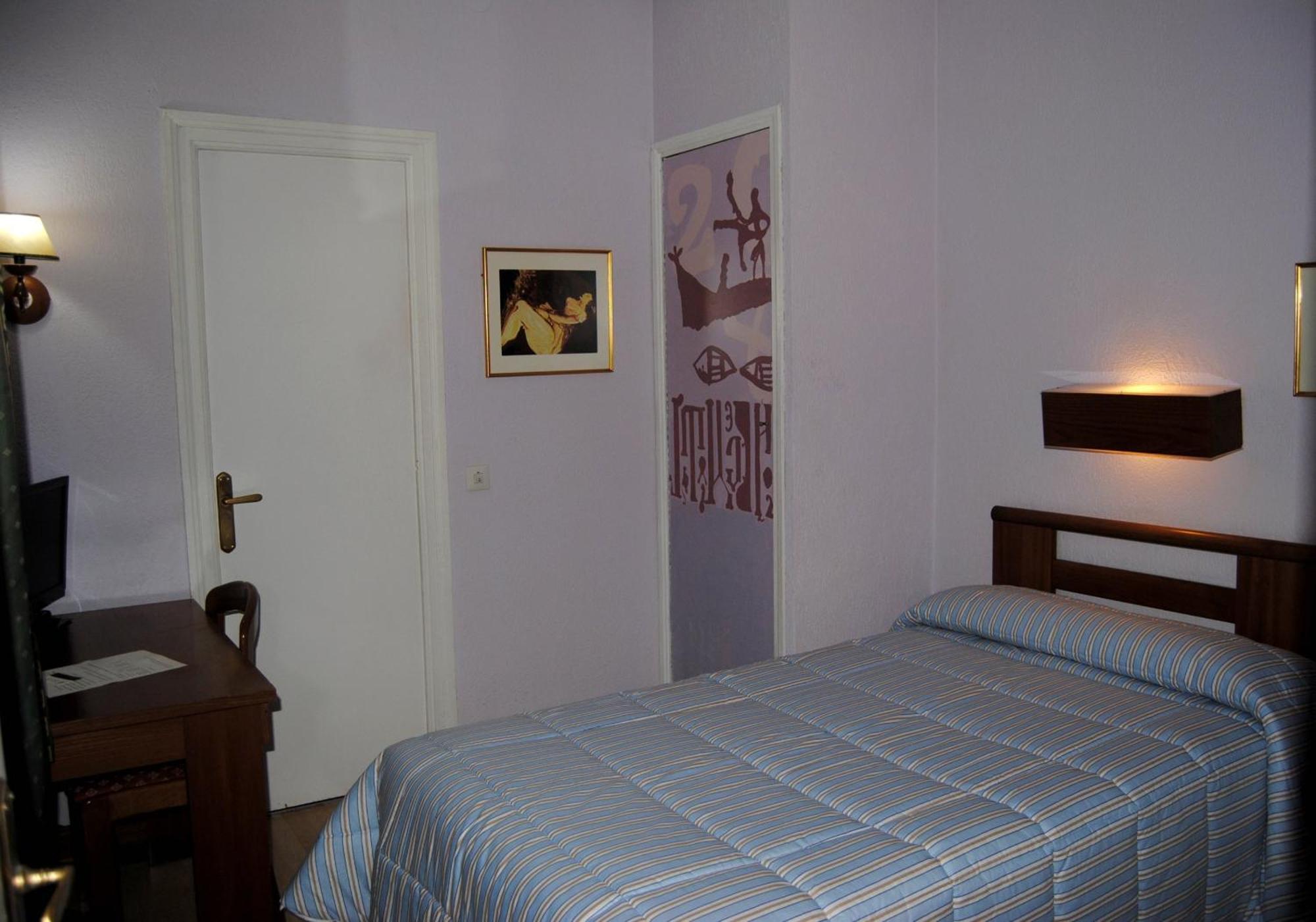 Hotel Pedro Torres Cuenca  Ngoại thất bức ảnh