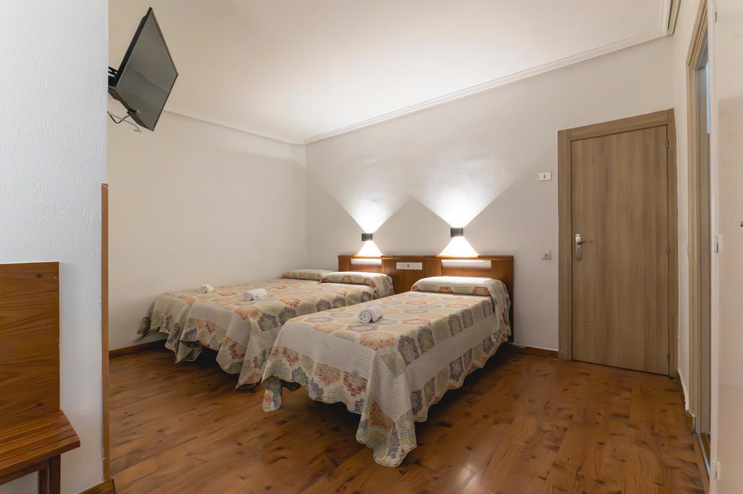 Hotel Pedro Torres Cuenca  Ngoại thất bức ảnh