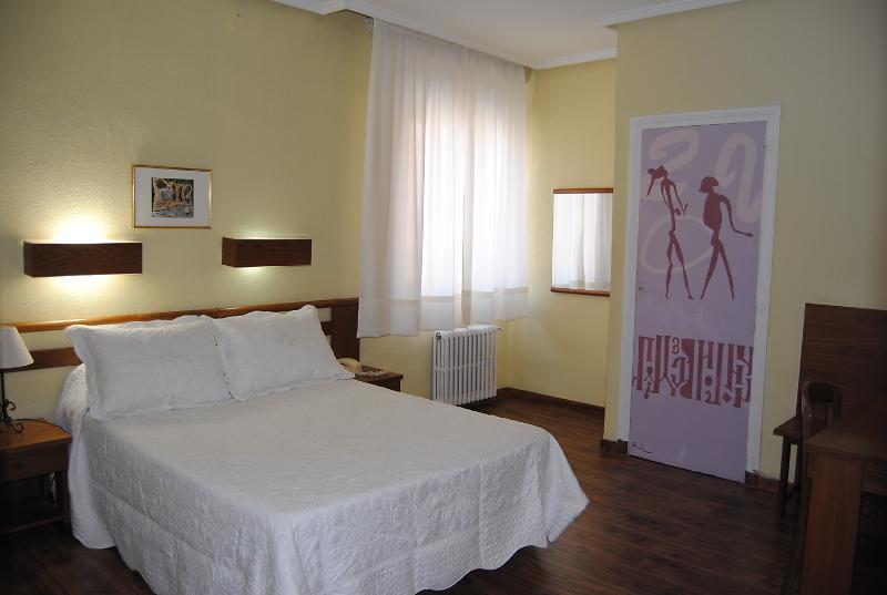 Hotel Pedro Torres Cuenca  Ngoại thất bức ảnh