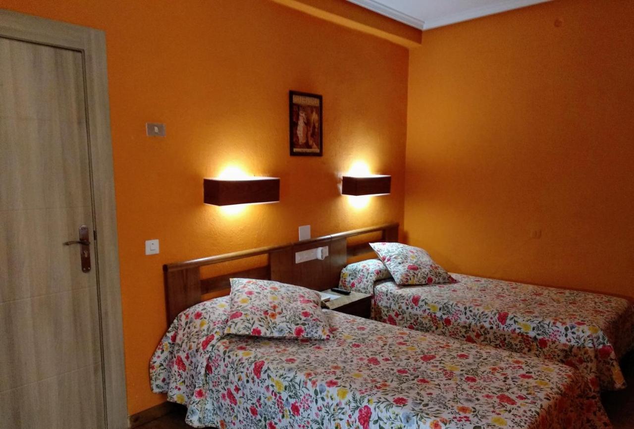 Hotel Pedro Torres Cuenca  Ngoại thất bức ảnh