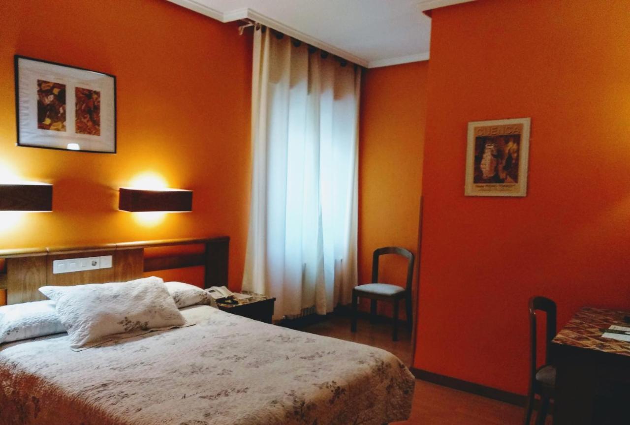 Hotel Pedro Torres Cuenca  Ngoại thất bức ảnh