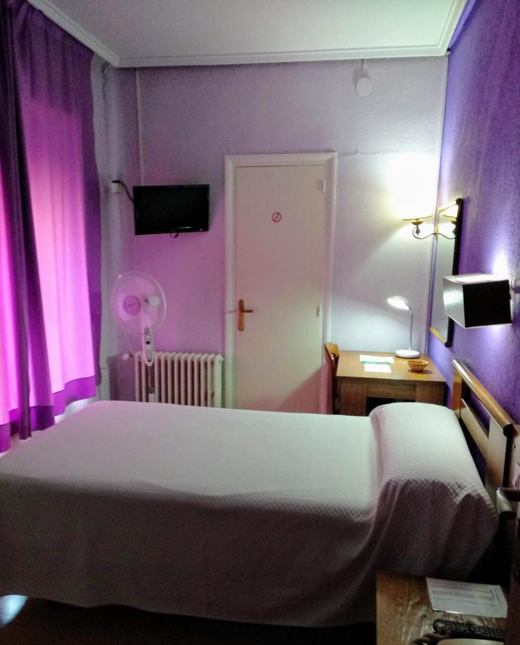 Hotel Pedro Torres Cuenca  Ngoại thất bức ảnh